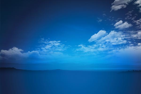 静谧的蓝天白云PPT背景图片