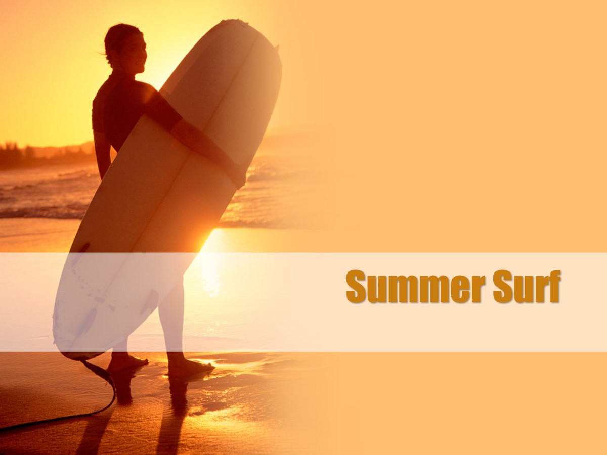金色沙滩背景的夏日冲浪幻灯片模板